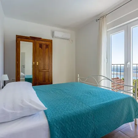 Faszinierende Mit Traumhaften Meerblick Zur Insel Krk Mit Privatpool, Tischtennis, Billard, Grill Сasa de vacaciones Šmrika