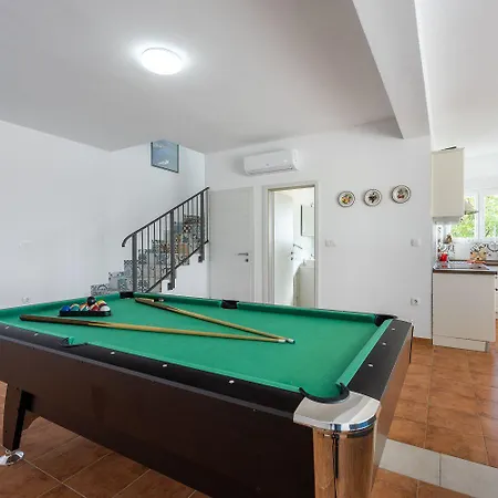Faszinierende Mit Traumhaften Meerblick Zur Insel Krk Mit Privatpool, Tischtennis, Billard, Grill *