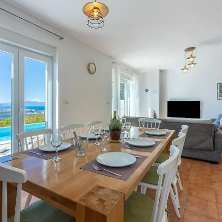 Сasa de vacaciones Faszinierende Mit Traumhaften Meerblick Zur Insel Krk Mit Privatpool, Tischtennis, Billard, Grill *