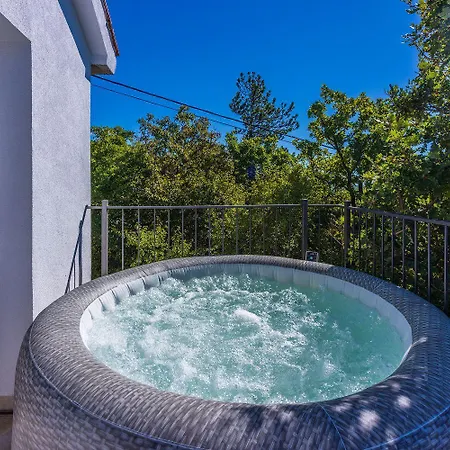 Сasa de vacaciones Faszinierende Mit Traumhaften Meerblick Zur Insel Krk Mit Privatpool, Tischtennis, Billard, Grill *