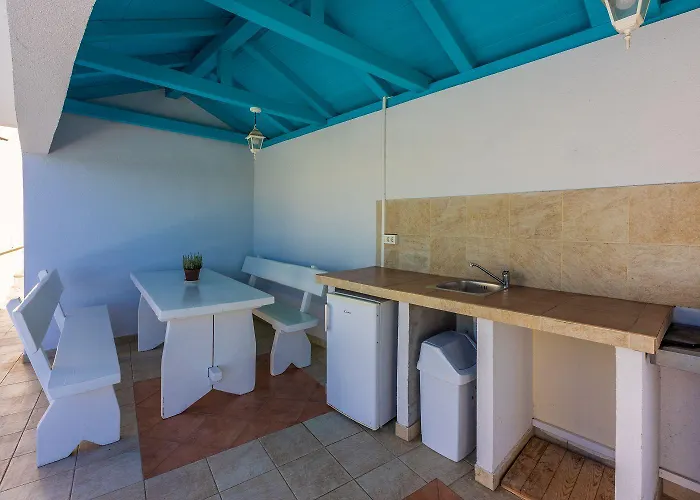 Casa vacanze Faszinierende Mit Traumhaften Meerblick Zur Insel Krk Mit Privatpool, Tischtennis, Billard, Grill *
