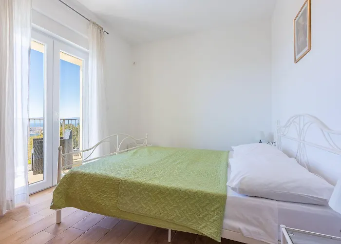 Casa vacanze Faszinierende Mit Traumhaften Meerblick Zur Insel Krk Mit Privatpool, Tischtennis, Billard, Grill