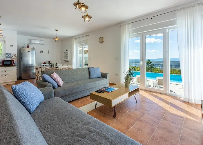 Casa vacanze Faszinierende Mit Traumhaften Meerblick Zur Insel Krk Mit Privatpool, Tischtennis, Billard, Grill
