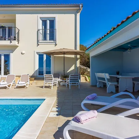 Semesterbostad Faszinierende Mit Traumhaften Meerblick Zur Insel Krk Mit Privatpool, Tischtennis, Billard, Grill