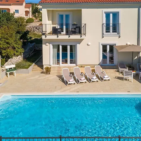 Faszinierende Mit Traumhaften Meerblick Zur Insel Krk Mit Privatpool, Tischtennis, Billard, Grill Semesterbostad