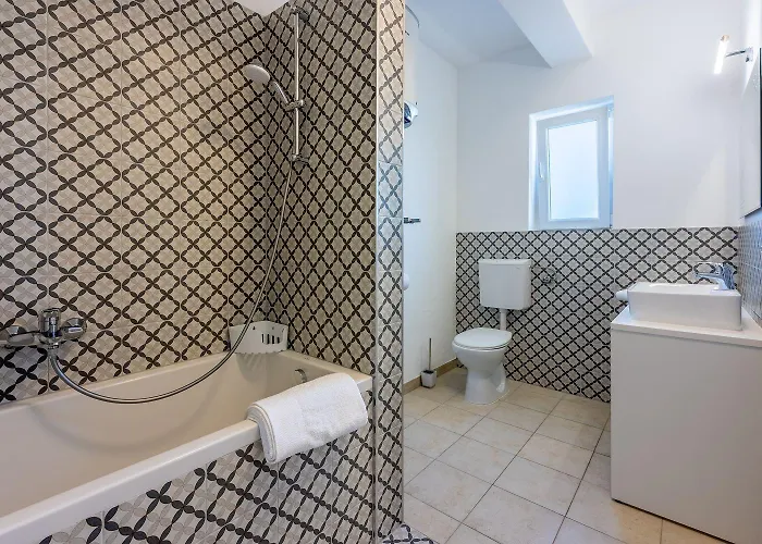 Faszinierende Mit Traumhaften Meerblick Zur Insel Krk Mit Privatpool, Tischtennis, Billard, Grill